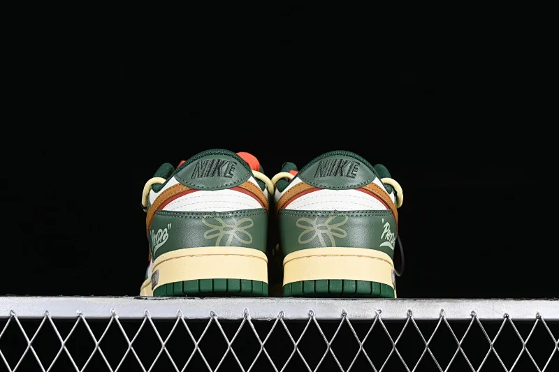All Categories Nk SB Dunk Series Nk SB Dunk Low Low-top Sneakers Nk Dunk Low Panda Prank-Street Summer Graffiti Green Orange SB Strappy Low-top Casual Sneakers DD1391-300